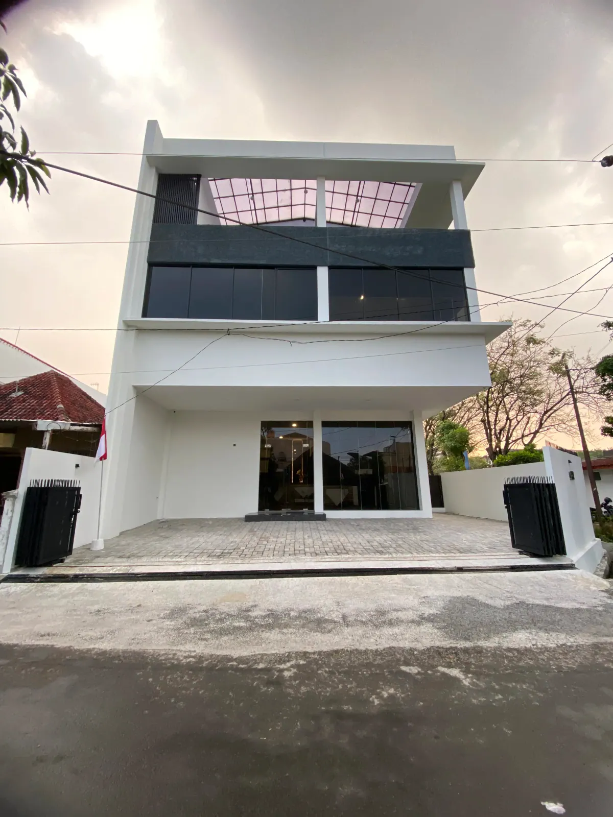 Ruko 3 lantai dijual di kawasan Mataram Plaza Semarang